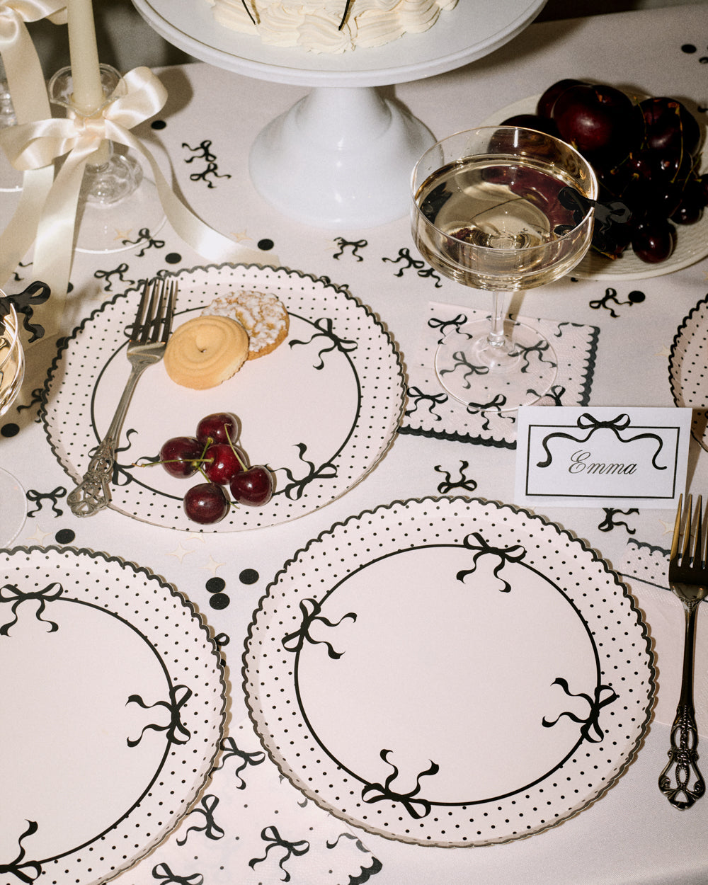 Little Black Bow Plates - 25 paper plates