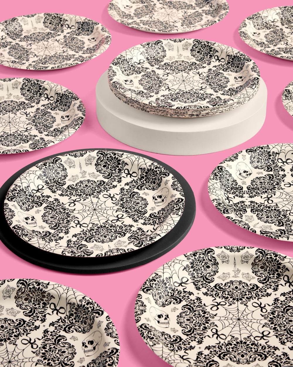 Romantic Horror Plates - 25 paper plates