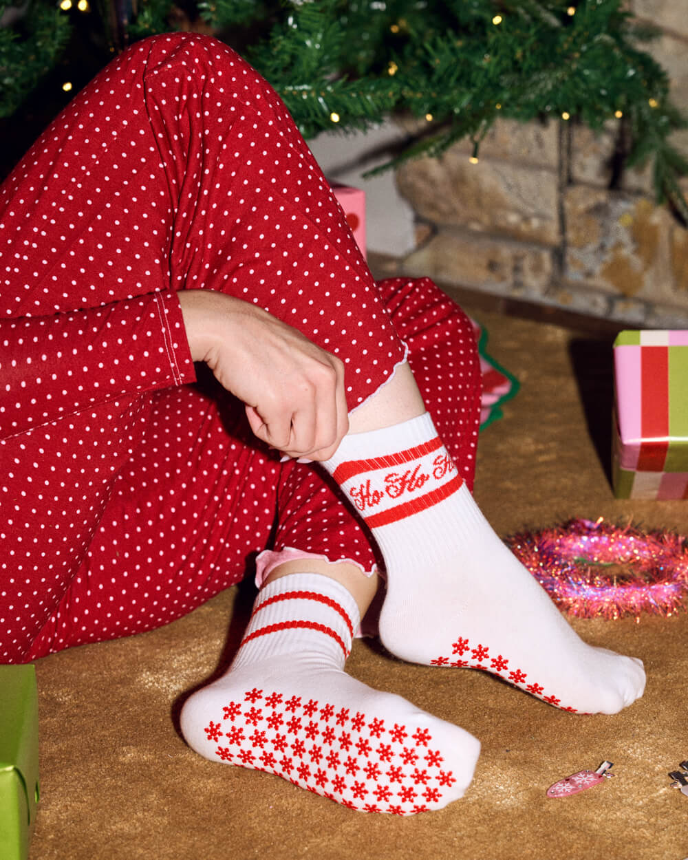Sleigh Your Workout Grip Socks - red + white pilates socks