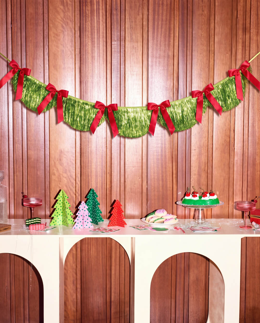 Holiday Bow Fringe Banner - festive scalloped banner