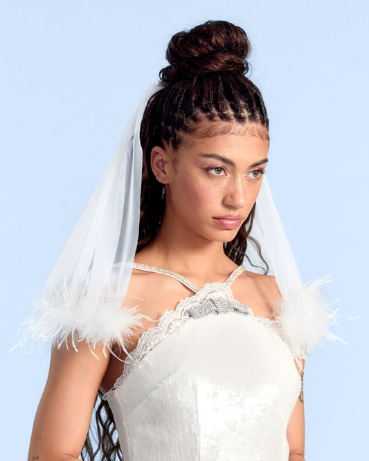 The Feather Veil - premium tulle w. feathered trim