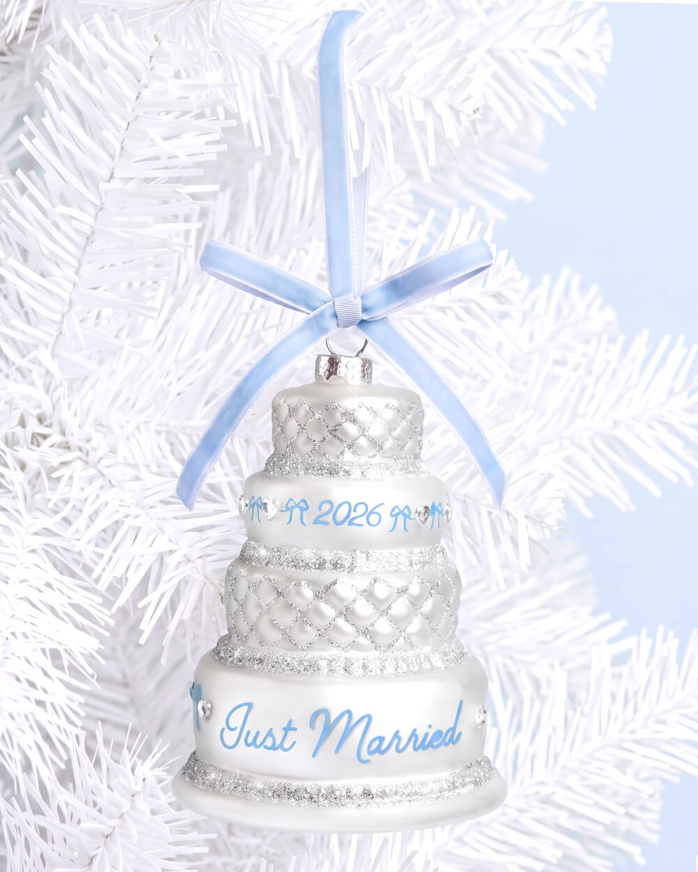 Just Married 2026 - glass ornament